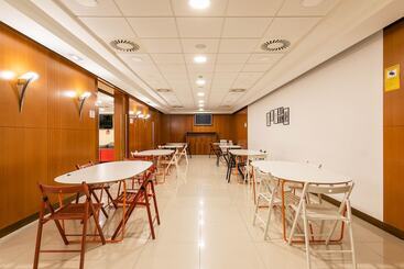 پانسیون Micampus Aranjuez Student Residence