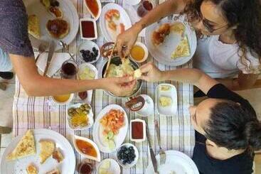 پانسیون Revaklı Ev Guest House