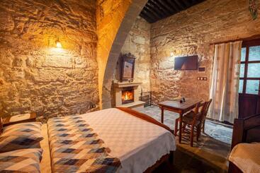 پانسیون Revaklı Ev Guest House