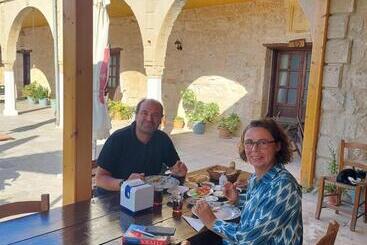 پانسیون Revaklı Ev Guest House