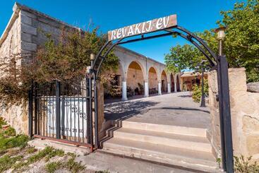 پانسیون Revaklı Ev Guest House