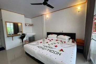 پانسیون Thoddoo White Sand Inn
