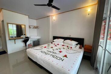 پانسیون Thoddoo White Sand Inn