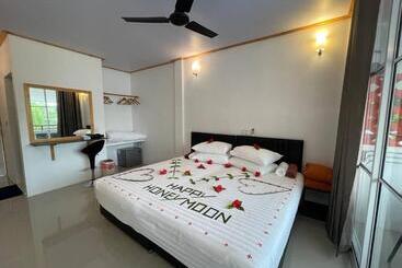 پانسیون Thoddoo White Sand Inn