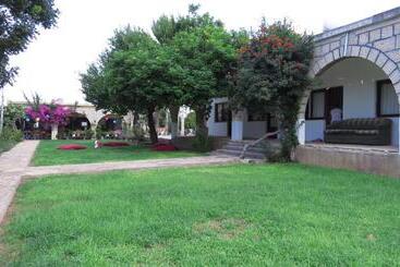 استراحتگاه Elausa Hotel & Restaurant