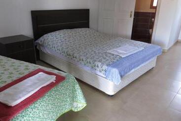 استراحتگاه Elausa Hotel & Restaurant