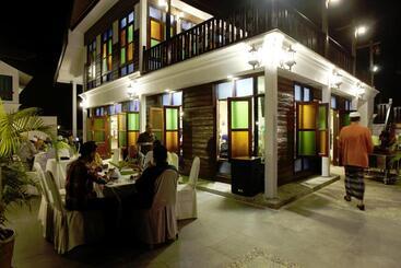 The Manor Beach Resort Besut