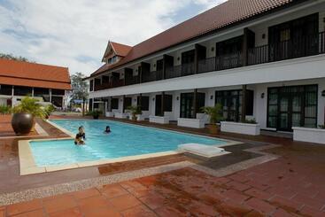 The Manor Beach Resort Besut