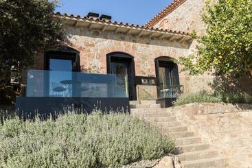 هتل El Recer De Masia Serra