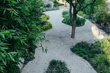 Queen S Garden Hostel