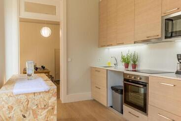Queen S Garden Hostel