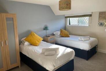 هتل Chequers Country Inn