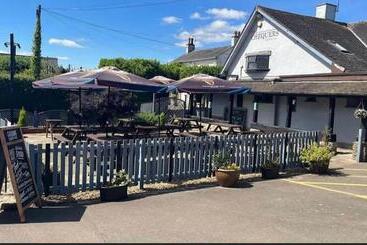 هتل Chequers Country Inn