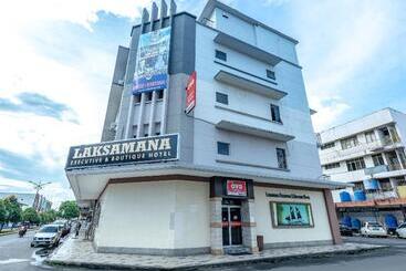هتل Oyo 43960 Laksamana Executive & Boutique