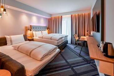 هتل Premier Inn München Airport Süd