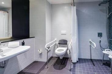 هتل Premier Inn München Airport Süd