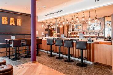 هتل Premier Inn München Airport Süd