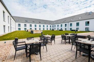 هتل Premier Inn München Airport Süd