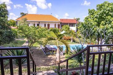 هتل The Pande Hill Homestay