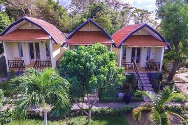 هتل The Pande Hill Homestay