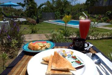 هتل The Pande Hill Homestay