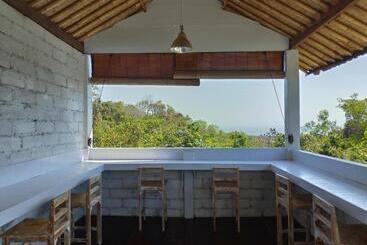 هتل The Pande Hill Homestay