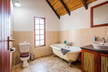 هتل The Villa Manor & Spa