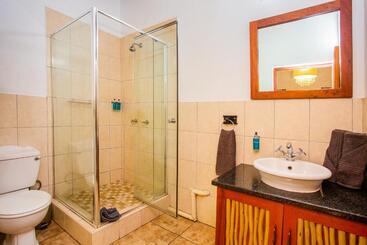 هتل The Villa Manor & Spa