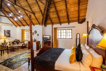 هتل The Villa Manor & Spa