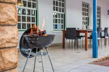 هتل The Villa Manor & Spa