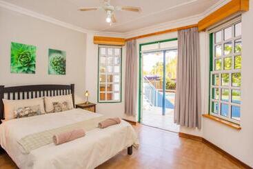 هتل The Villa Manor & Spa