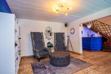 هتل The Villa Manor & Spa