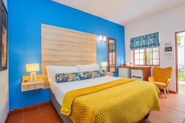هتل The Villa Manor & Spa