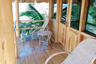 هتل Whisky Point Resort