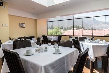 هتل Andes De Urubamba