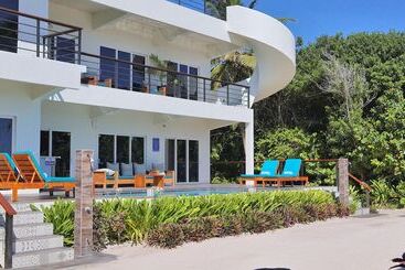 هتل Mangata Villas Adults Only
