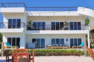 هتل Mangata Villas Adults Only