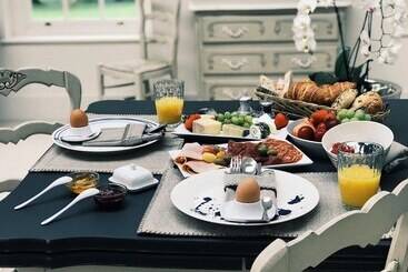 تختخواب و صبحانه Llwynhelig Manor