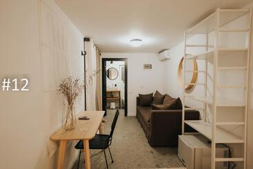 تختخواب و صبحانه The Pines   Experiment Favelas