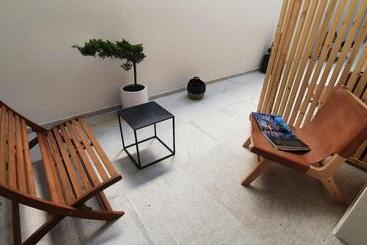 تختخواب و صبحانه The Pines   Experiment Favelas