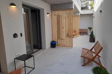 تختخواب و صبحانه The Pines   Experiment Favelas