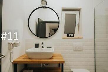 تختخواب و صبحانه The Pines   Experiment Favelas
