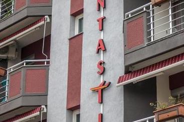 هتل Fantastik Apartments