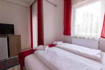 هتل Fantastik Apartments