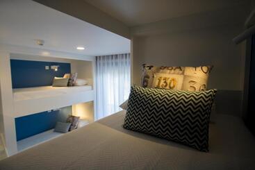 Zigzag Hostel