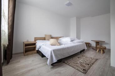 پانسیون Casa Burduhos