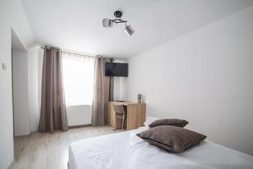 پانسیون Casa Burduhos