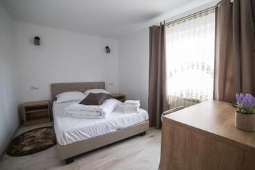 پانسیون Casa Burduhos