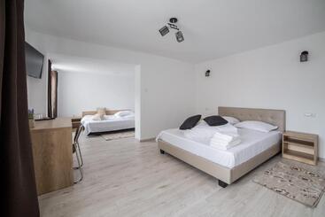 پانسیون Casa Burduhos