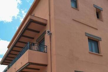 تختخواب و صبحانه La Casita De El Cuervo